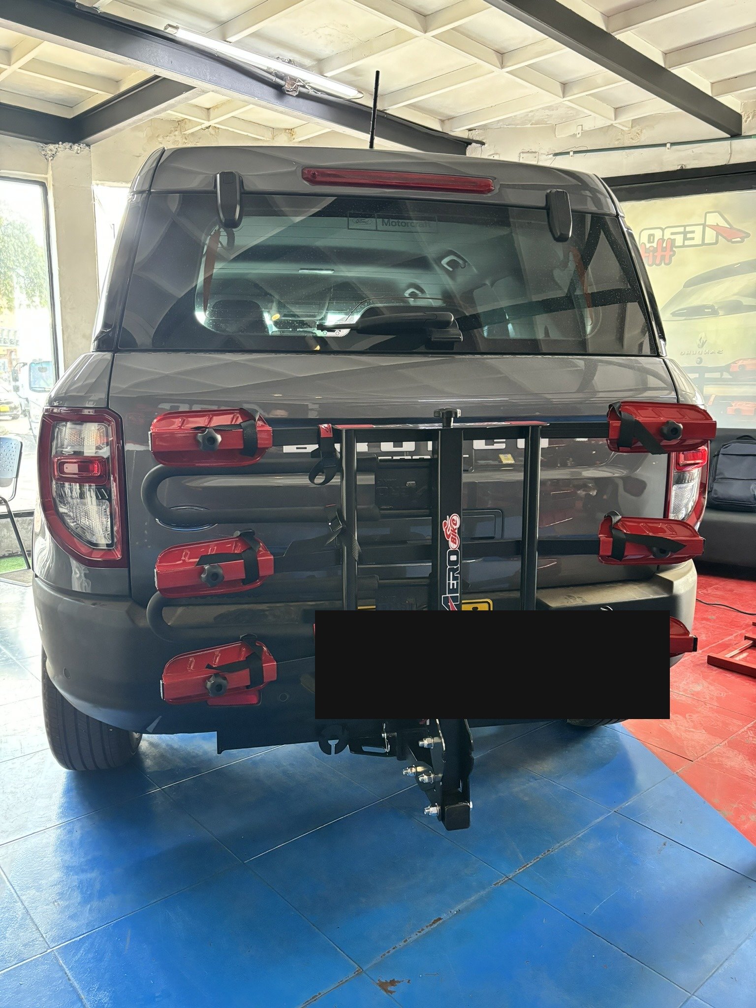 Ford Bronco Sport con portabicicletas Aerobike 4 bicicletas, otra unidad