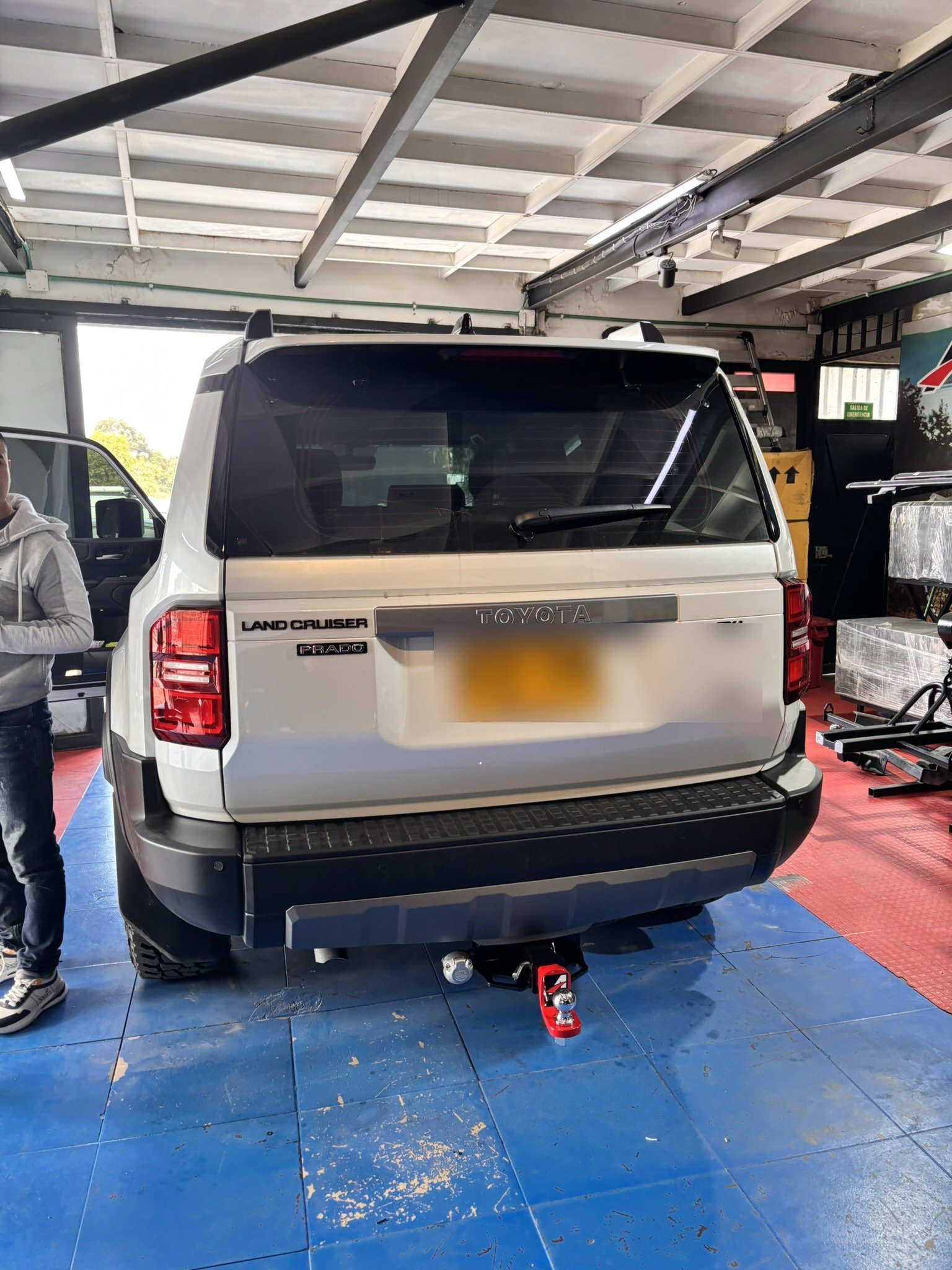 Instalación tiro de arrastre Toyota Prado